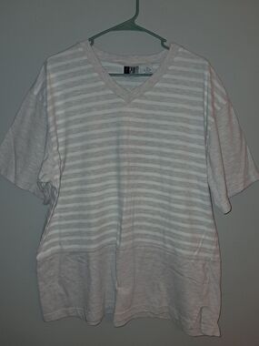 Classic Striped Short Sleeve V-Neck Tee - White/Light Gray